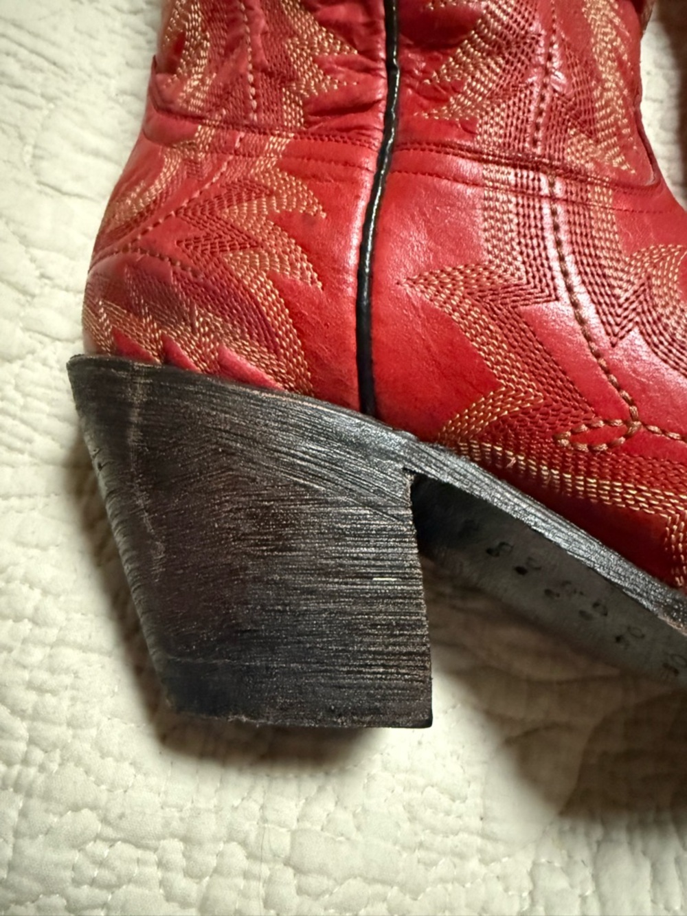 Red Women's Western Cowgirl Heel Boots - Classic Stitch Detail - Picture 2 of 8